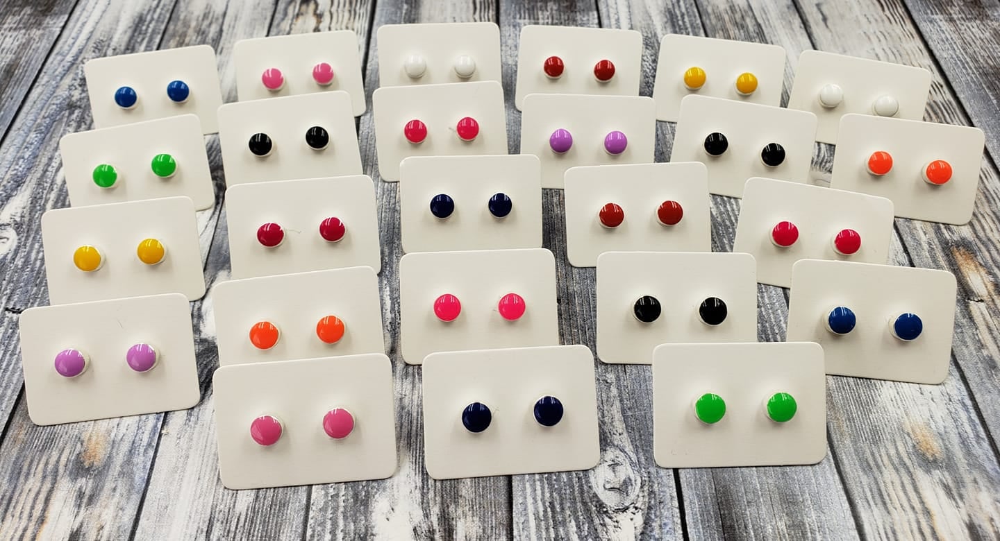 Dot studs